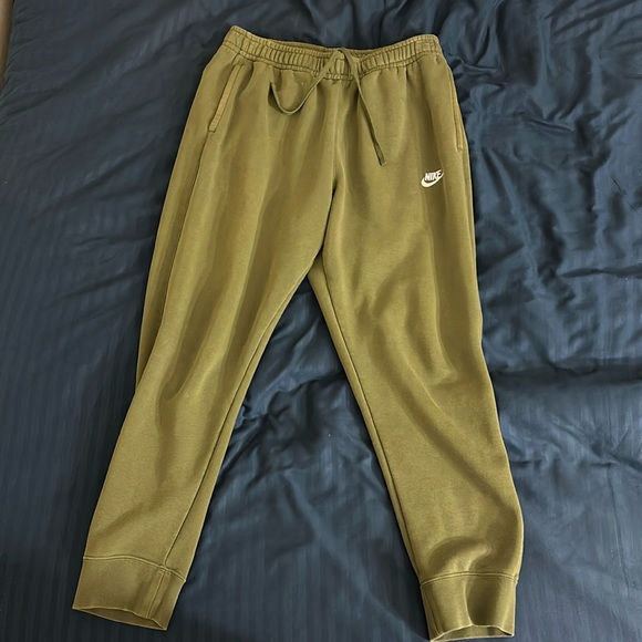 Nike sweatpants - Picture 1 of 5
